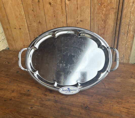 Oval bakke i stål med håndtag