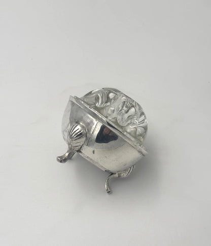 Pique Fleurs i forsølvet skål på fødder