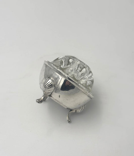 Pique Fleurs i forsølvet skål på fødder