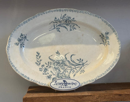 Stort porcelænsfad med blåt blomstermotiv