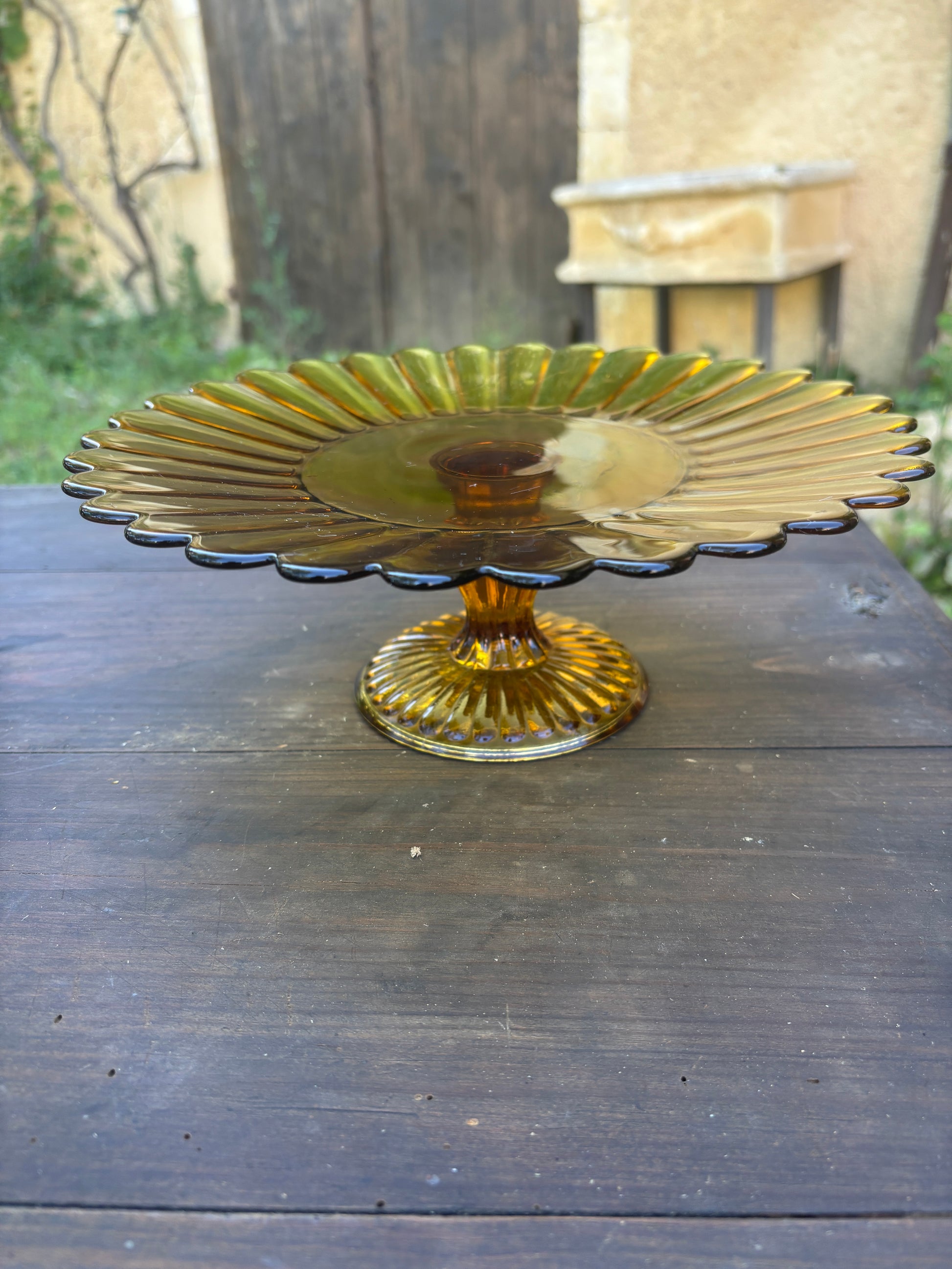 Cake stand