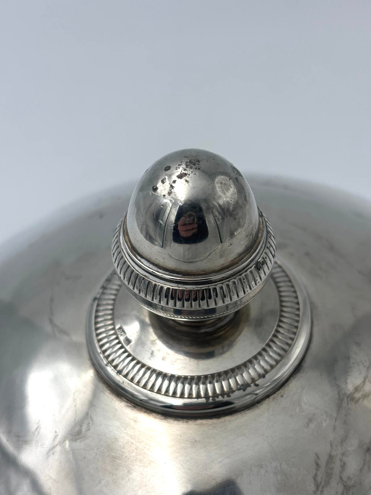 Serveringsklokke i pletsølv