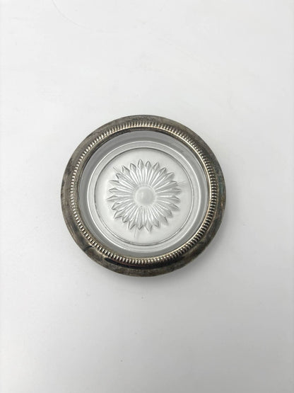 Glas eller flaskeskåner i glas med forsølvet kant