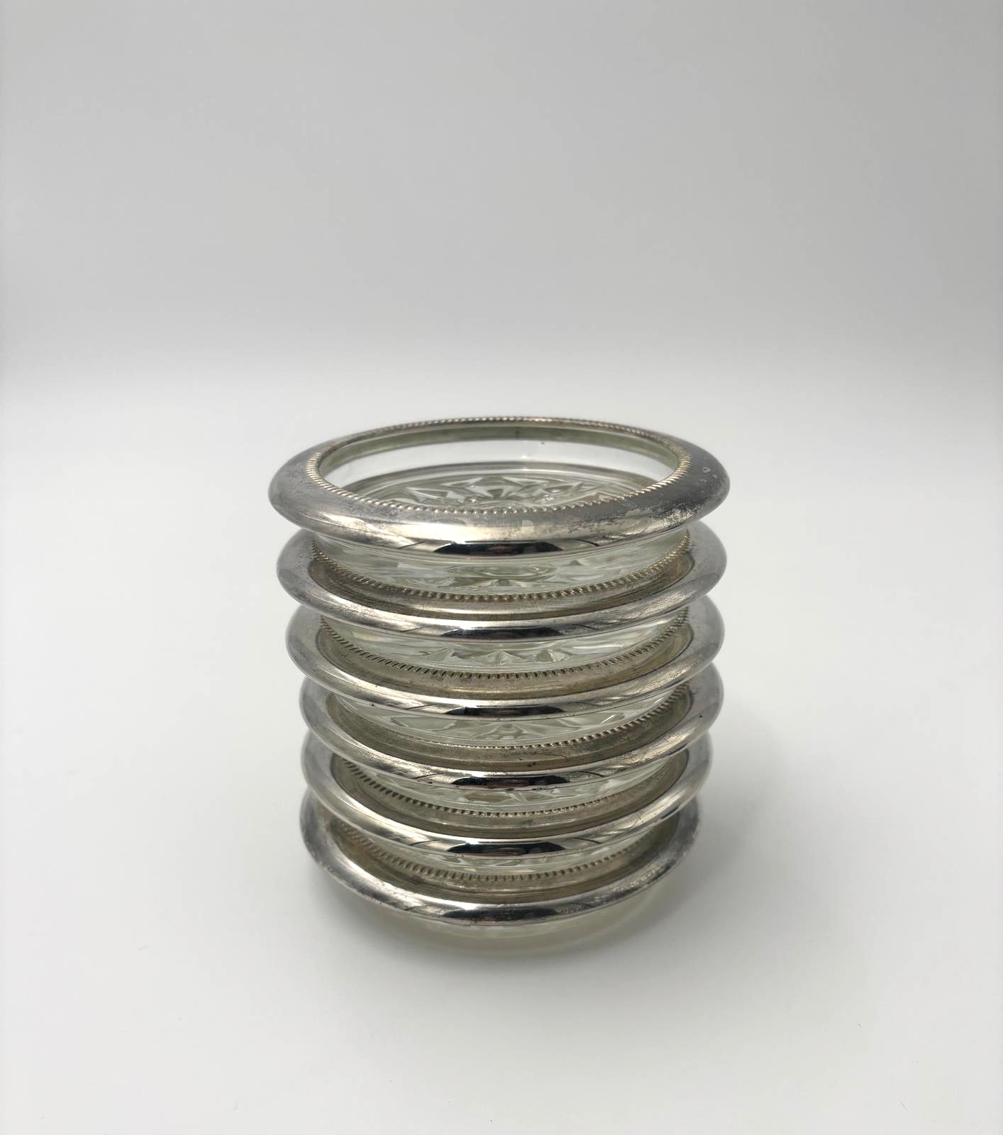 Skåner i glas med forsølvet kant