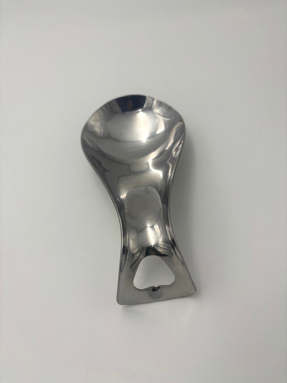 Skål med hjertehåndtag