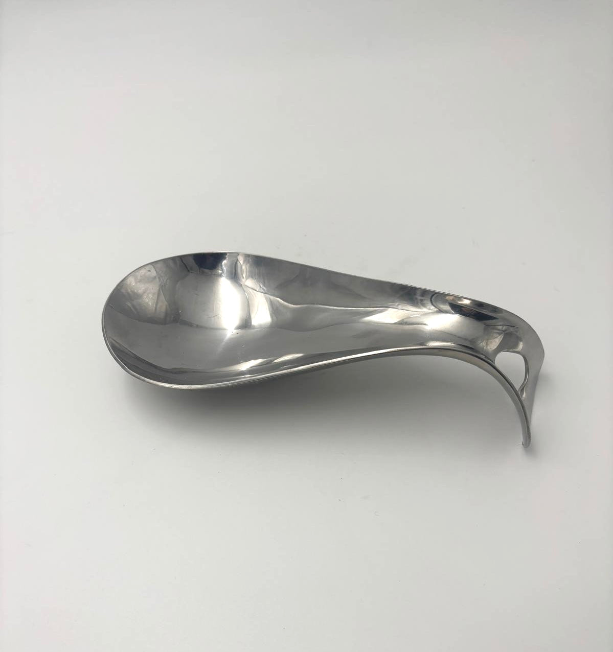 Skål med hjertehåndtag