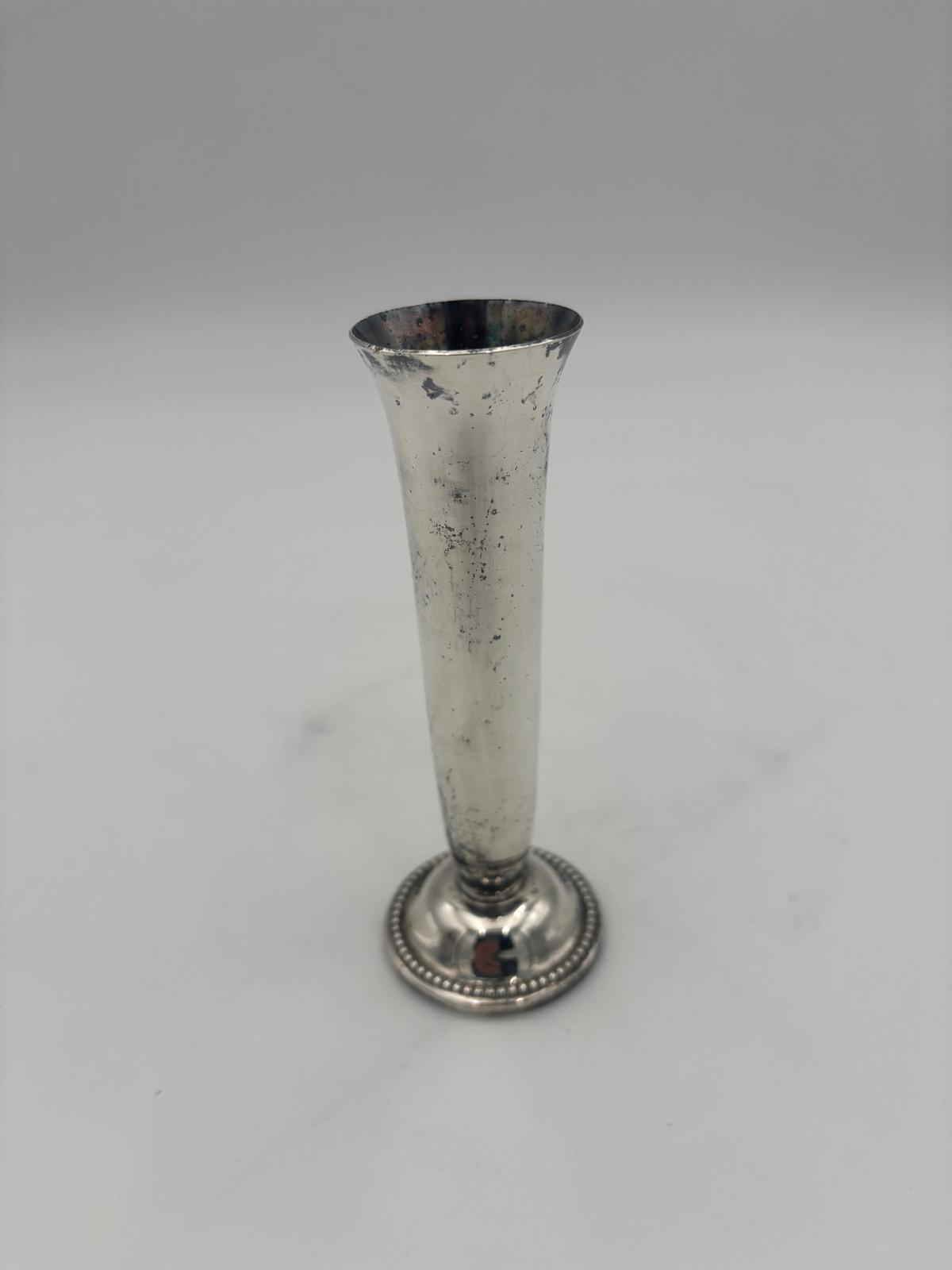Soliflore vase med perlefod