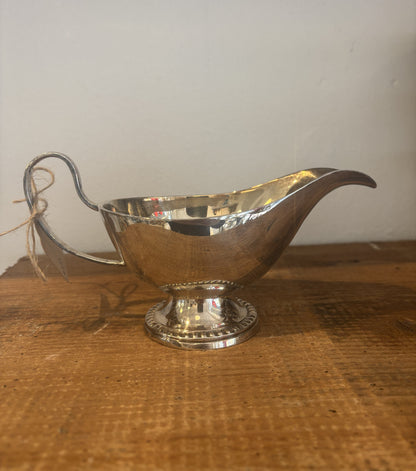 Forsølvet sovsekande med fine detaljer