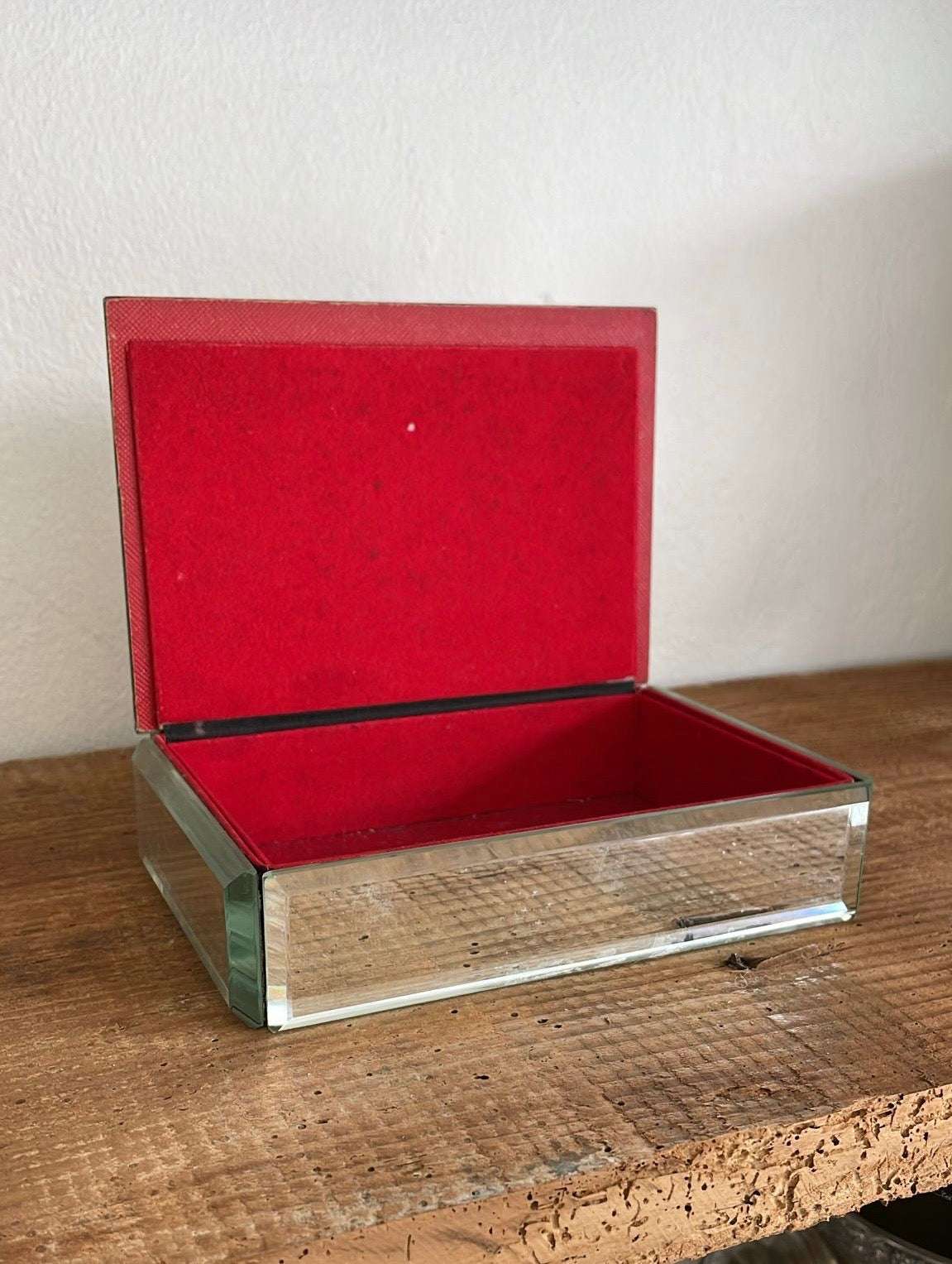 Mirror box