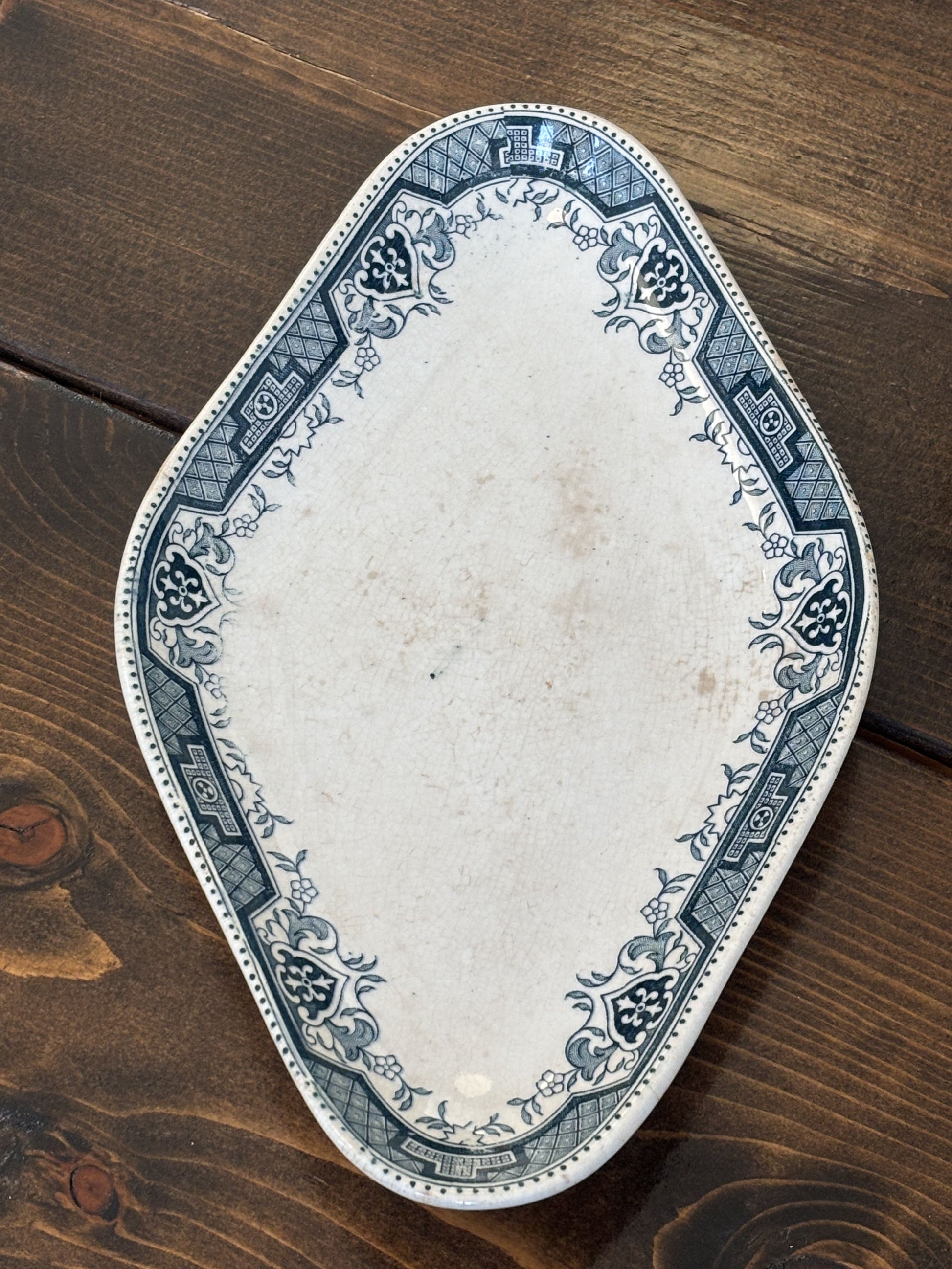 St. Amand ravier med blåt mønster