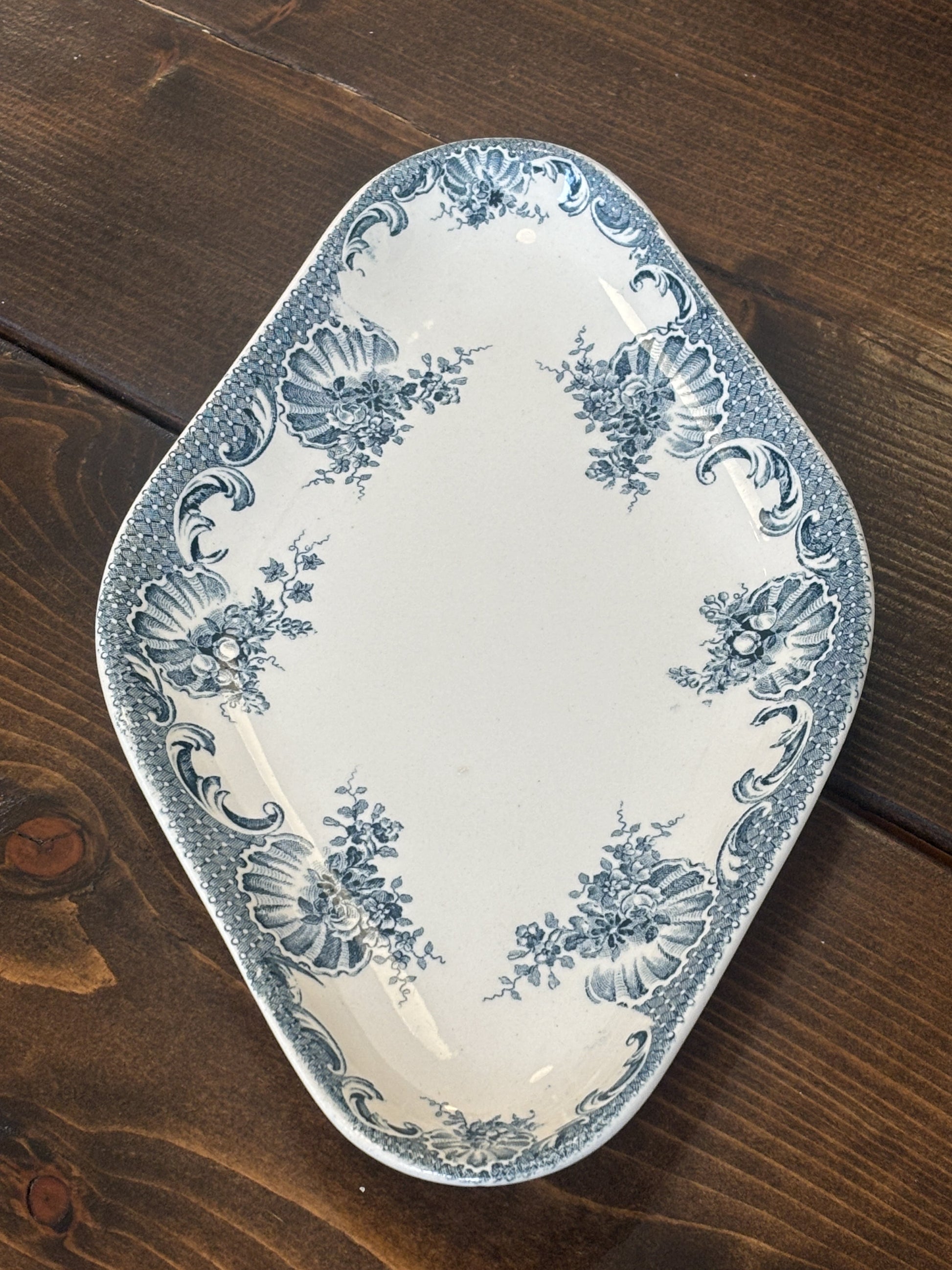 St. Amand & Hamage ravier med blåt mønster