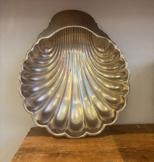 Stort forsølvet muslingefad