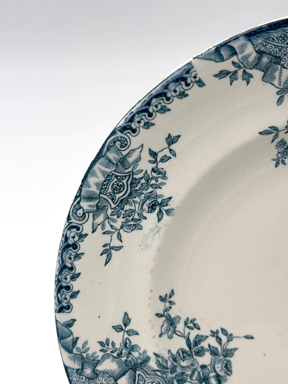 Vintage tallerken fra Longwy - model Marly