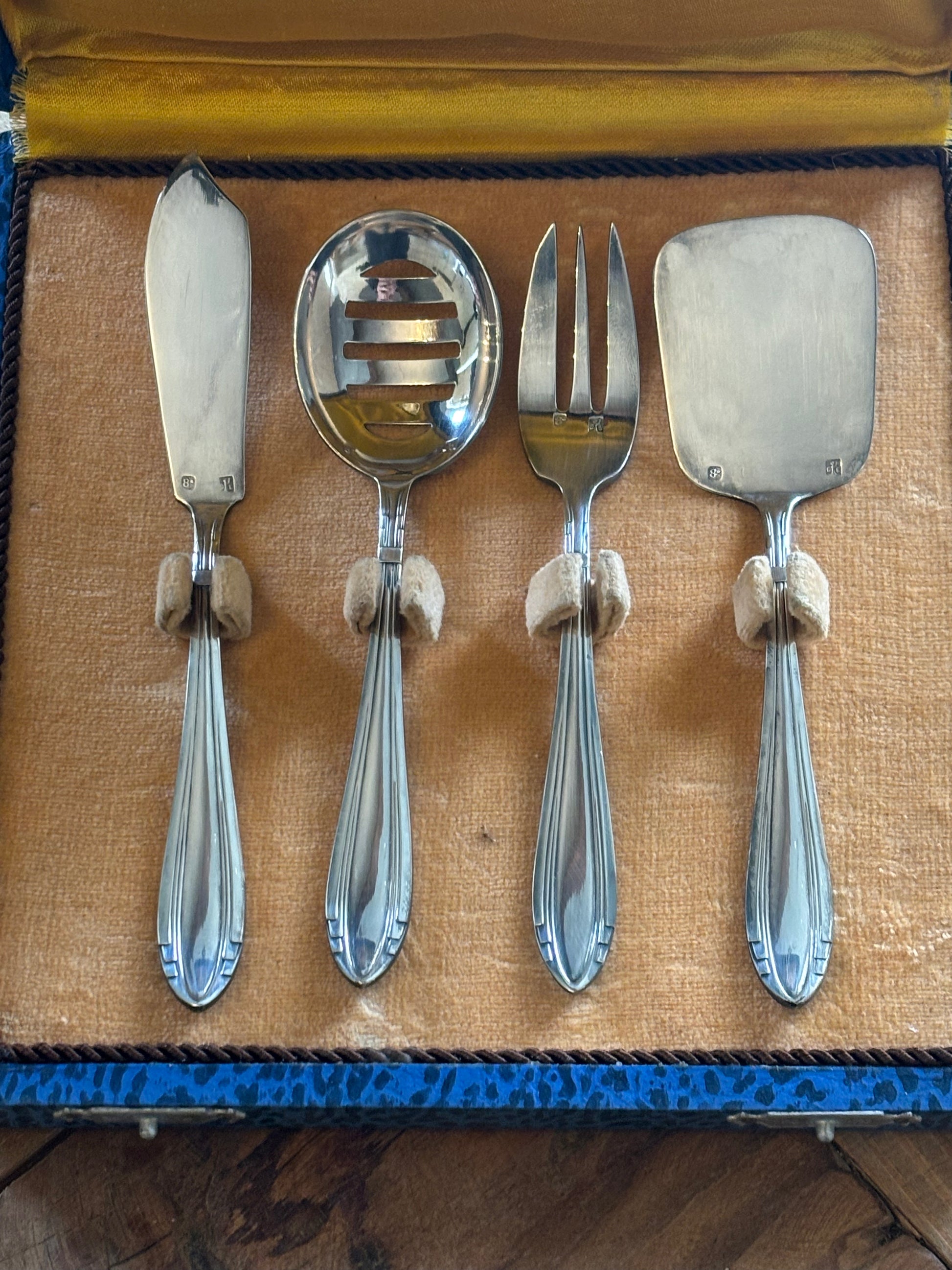 Serving set